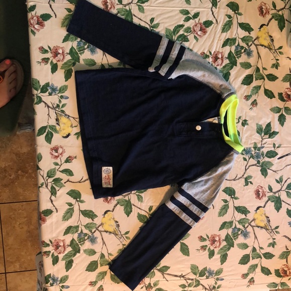 Gap kids size 4 set, shorts and t-shirt - Picture 2 of 7